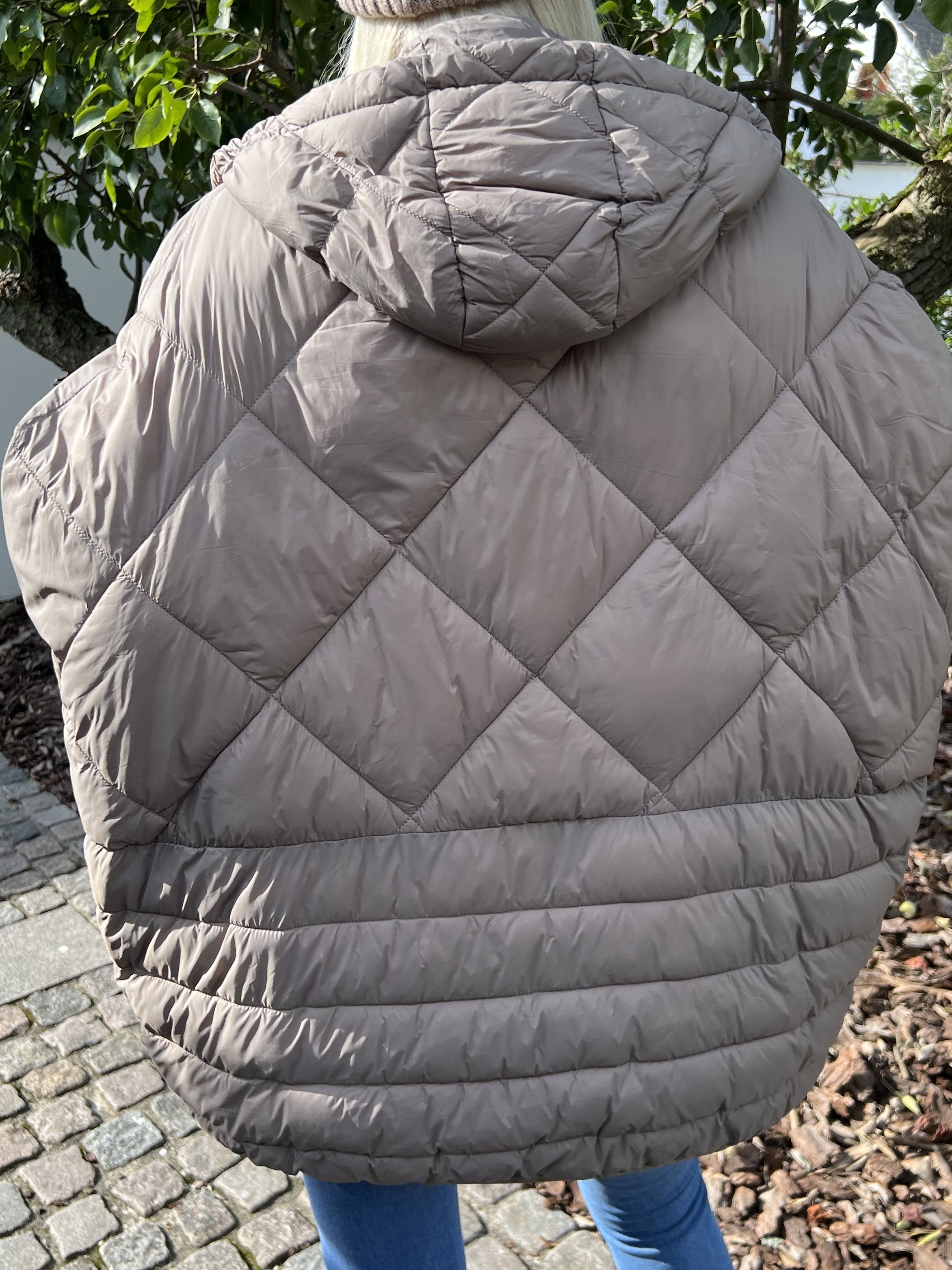 Floriza - Kort dynejakke i oversized pasform